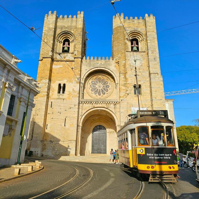 lisbon-alfama-and-history-tour-by-tuktuk