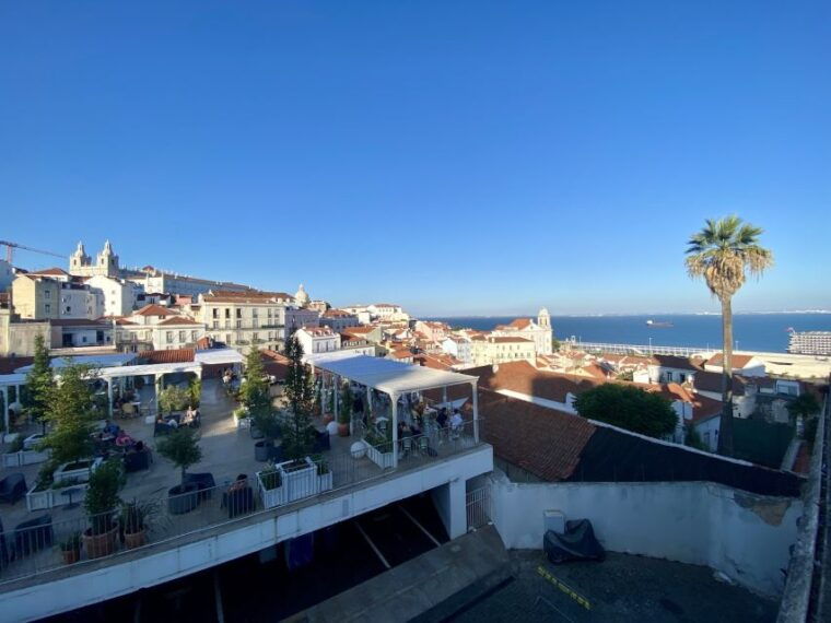 lisbon-alfama-district-smartphone-audio-walking-tour