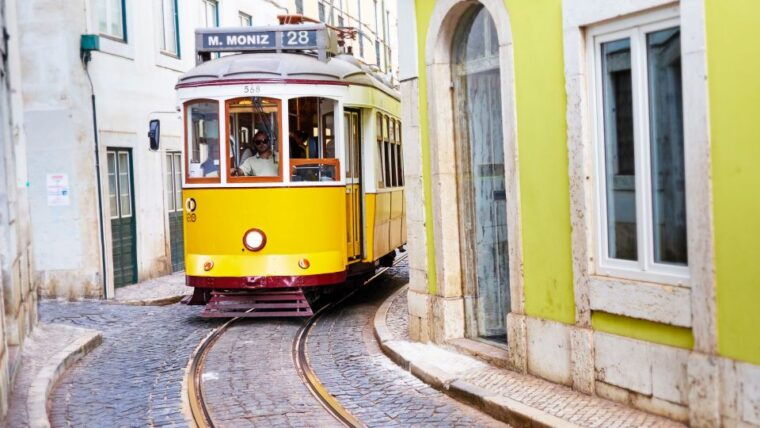 lisbon-all-city-premium-private-guided-tour-by-tuk-tuk