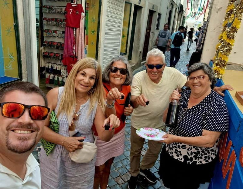 LISBON: Amazing Tuktuk tours with a local portuguese guide - Key Points