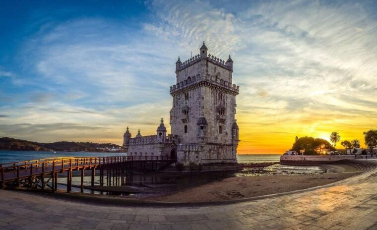 lisbon-and-obidos-private-day-trip-from-porto