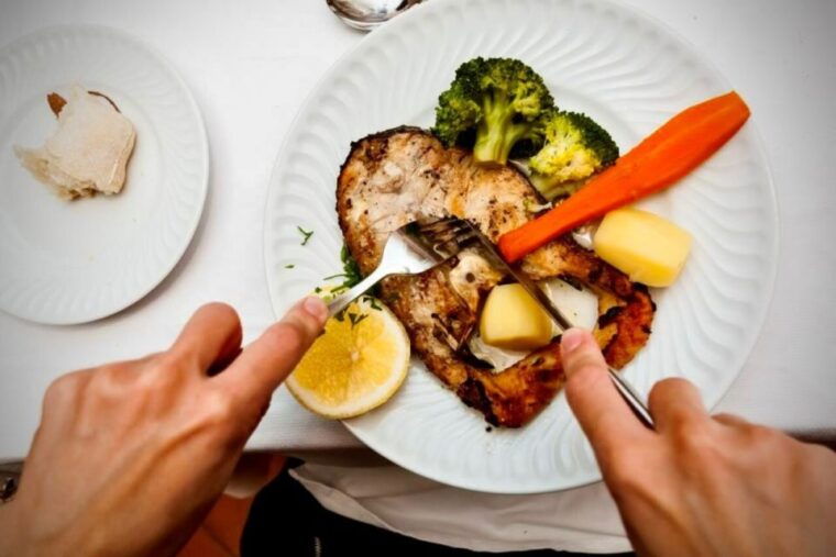 lisbon-authentic-fado-show-dinner-and-night-tour