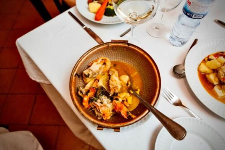 lisbon-authentic-fado-show-dinner-and-night-tour