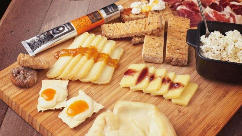 lisbon-azeitao-cheese-workshop-with-wine-food-tasting