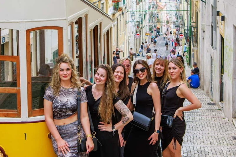 Lisbon: Bachelorette Party Photoshoot Tour - Lisbon: Bachelorette Party Photoshoot Tour