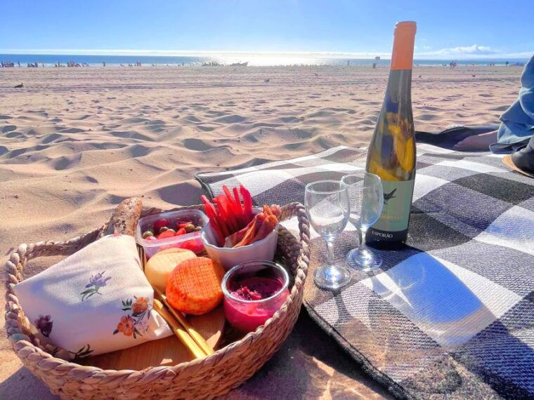 lisbon-beach-brunch-picnic-with-set-up-and-transfers