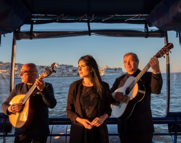 lisbon-boat-cruise-with-live-fado-performance-and-a-drink