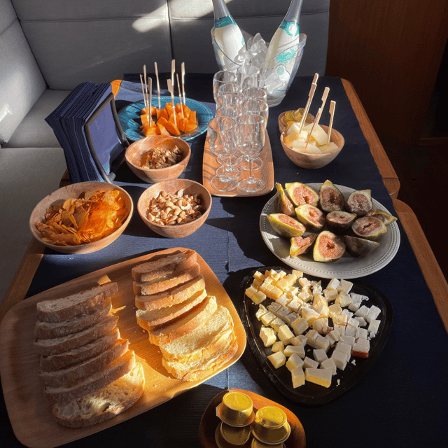 lisbon-boat-tour-cruise-vintage-or-lux-sailboat-w-drinks