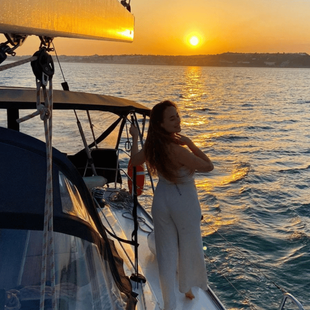 lisbon-boat-tour-cruise-vintage-or-lux-sailboat-w-drinks