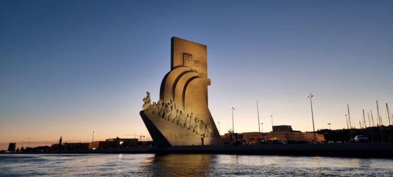 lisbon-boat-tour-with-champagne