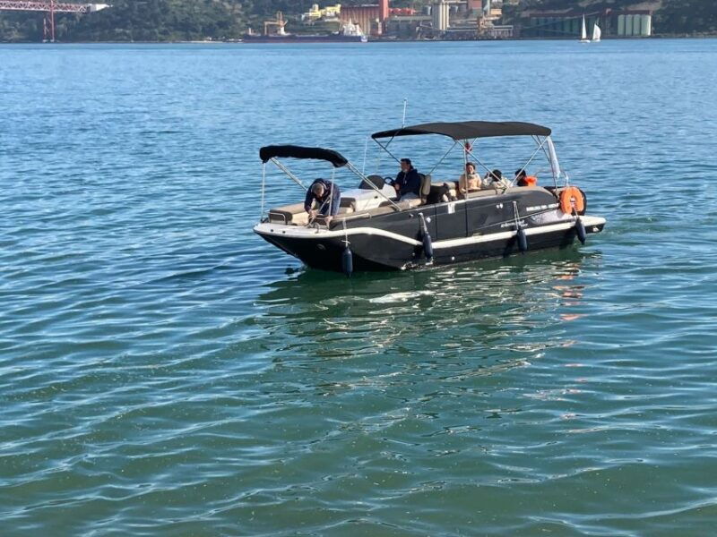 lisbon-boat-tour-with-champagne