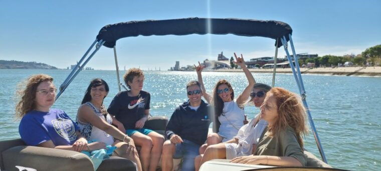 lisbon-boat-tour-with-champagne