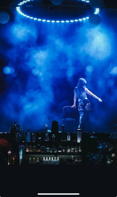 lisbon-burlesque-performance-with-welcome-drink