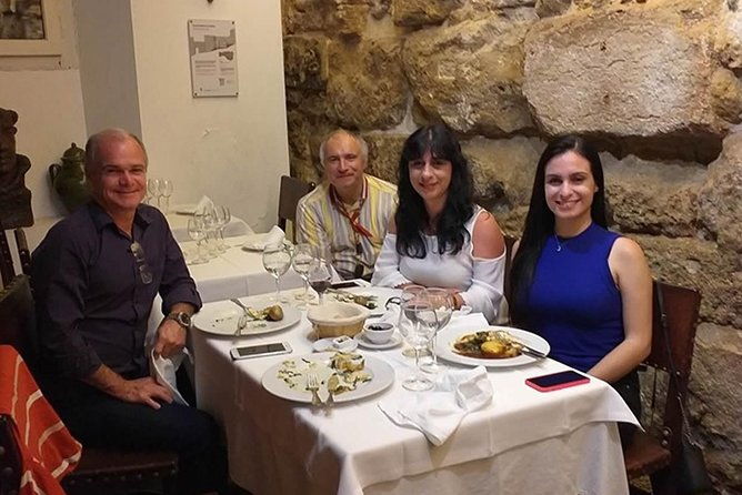lisbon-by-night-with-dinner-and-fado-show-included