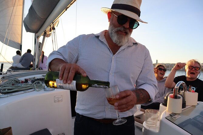 lisbon-by-sailboat-with-history-and-wine
