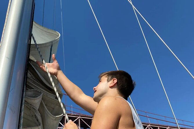 lisbon-by-sailboat-with-history-and-wine