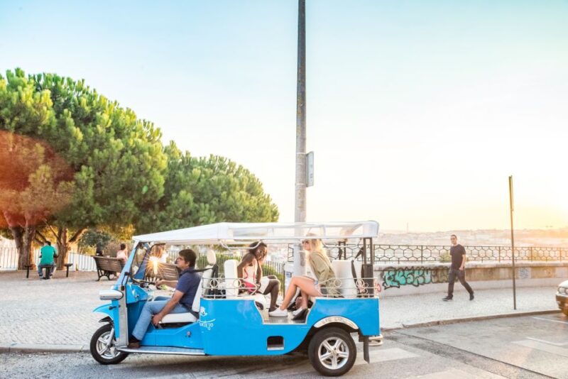 lisbon-by-tuk-tuk-guided-tour-city-of-neighborhoods