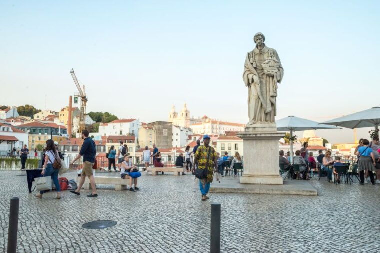 lisbon-by-tuk-tuk-guided-tour-city-of-neighborhoods