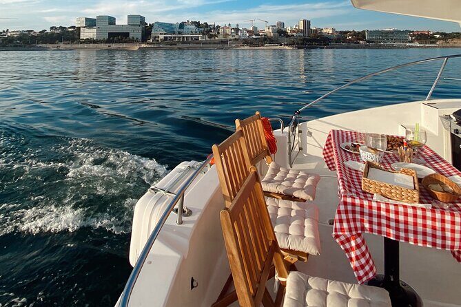 Lisbon: Catamaran Luxury Sunset and Wine Tour - FAQs
