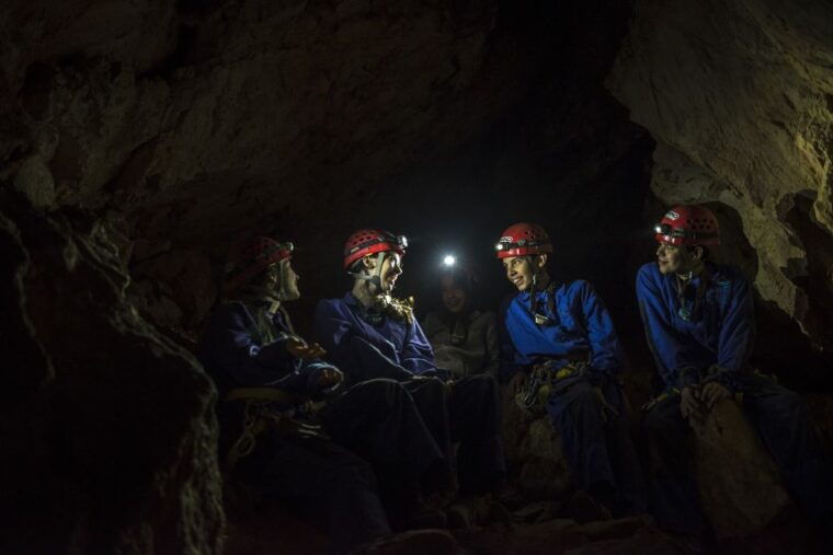 lisbon-caving-in-arrabida-natural-park-setubal-sesimbra