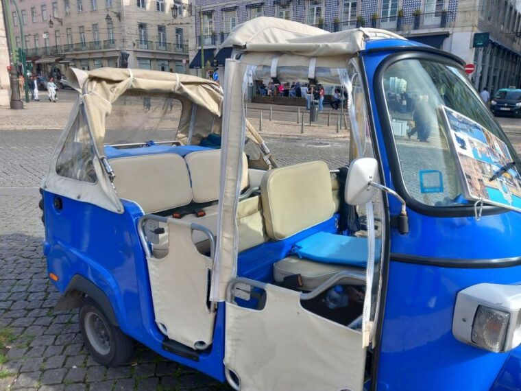 lisbon-chiado-bairro-alto-and-principe-real-tuk-tuk-tour
