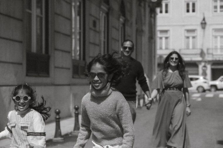 lisbon-cinematic-photoshoot-with-local-photographer-guide