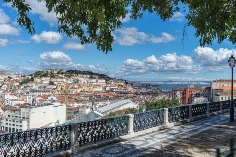 lisbon-city-audio-guide-with-24-hour-transportation-pass