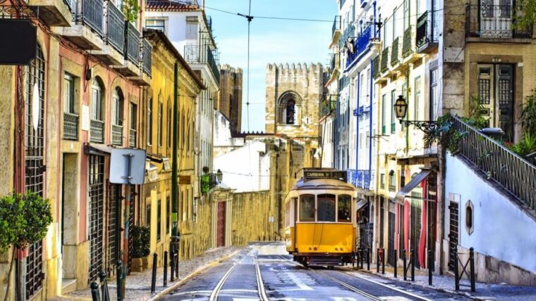 lisbon-city-highlights-tour-by-tuk-tuk