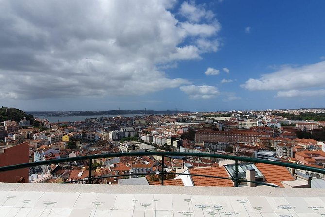lisbon-city-tour-2-hours-max-6-pax