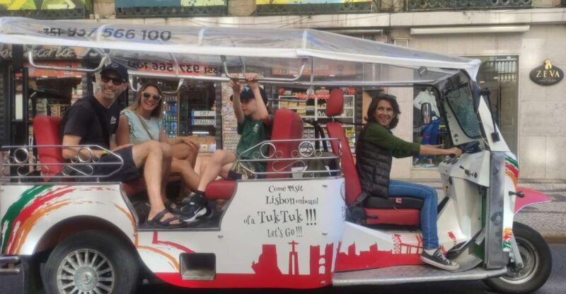 lisbon-city-tour-by-tuk-tuk-2
