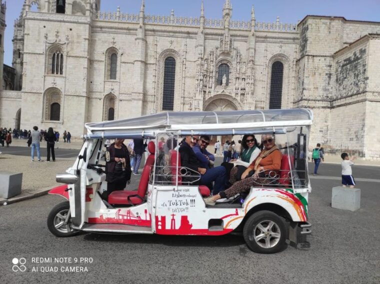 lisbon-city-tour-by-tuk-tuk-2