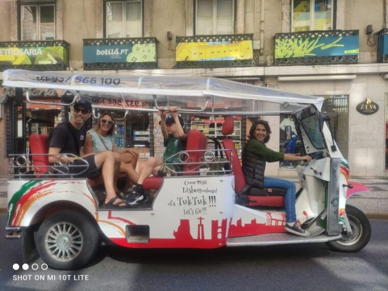 lisbon-city-tour-by-tuk-tuk-2