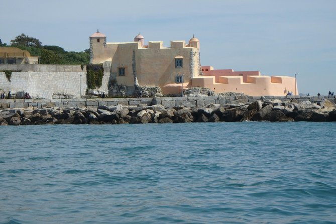 lisbon-coast-tour-by-boat