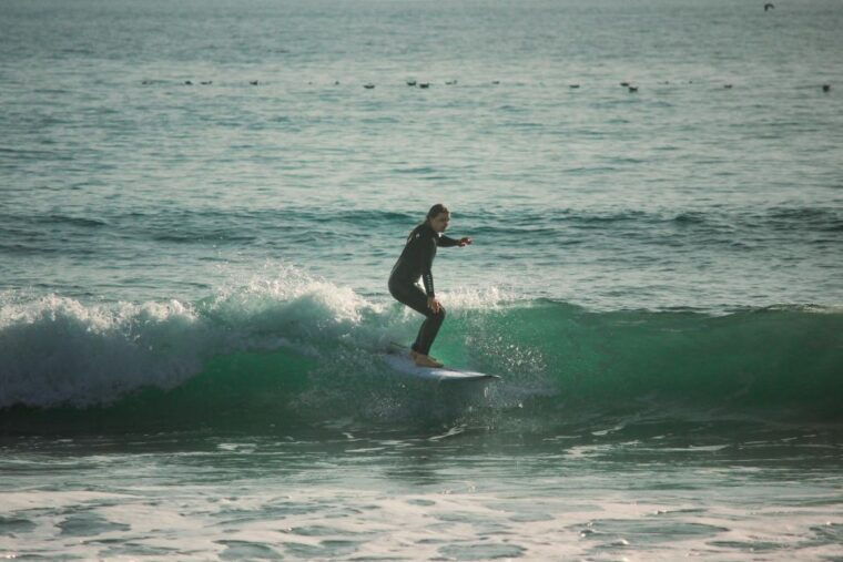 lisbon-come-try-our-surf-lesson-in-costa-da-caparica
