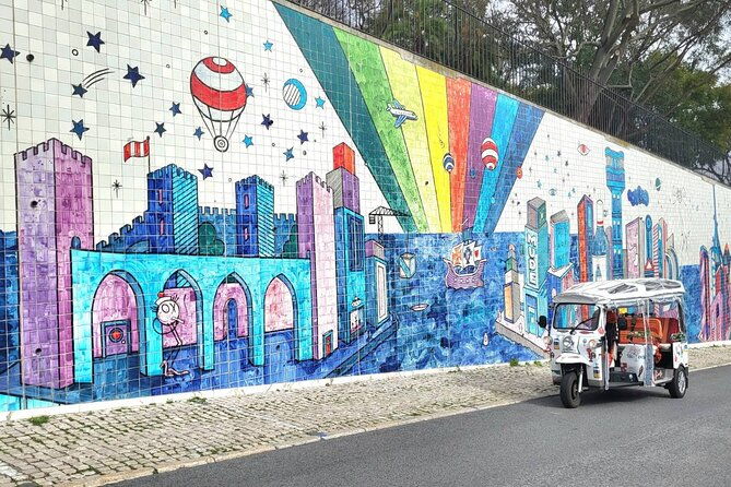 lisbon-complete-tour-eco-tuktuk-private-guided