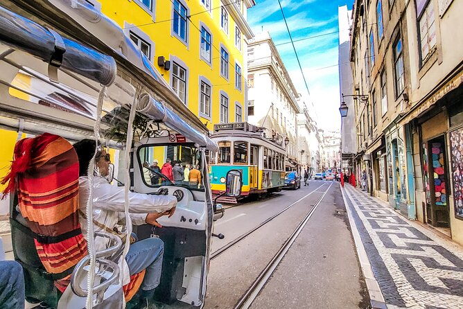 lisbon-complete-tour-eco-tuktuk-private-guided