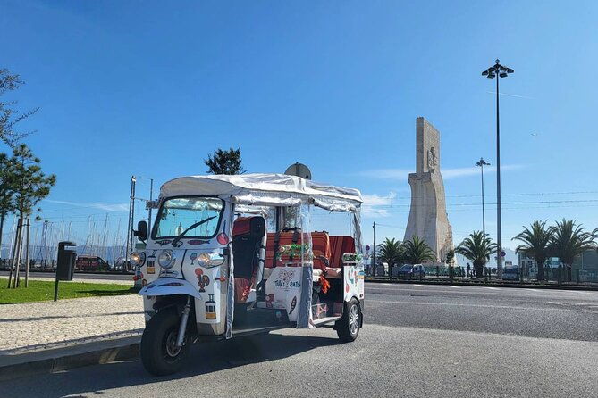 lisbon-complete-tour-eco-tuktuk-private-guided