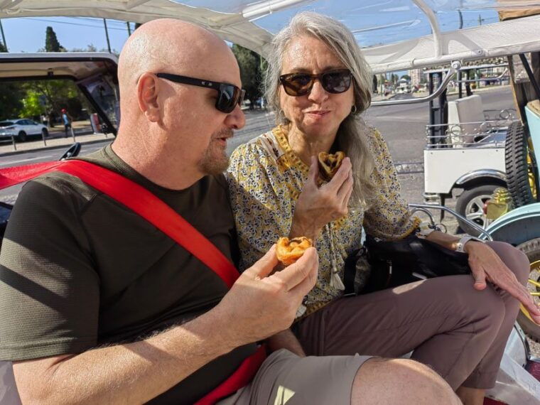 lisbon-couple-tour-by-private-tuk-tuk