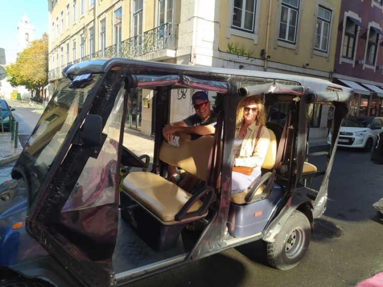 lisbon-couple-tour-by-private-tuk-tuk