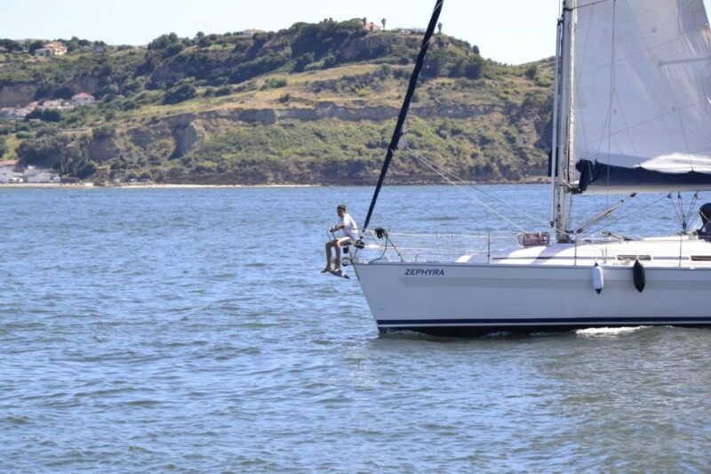 lisbon-day-and-sunset-tour-on-the-tagus-river