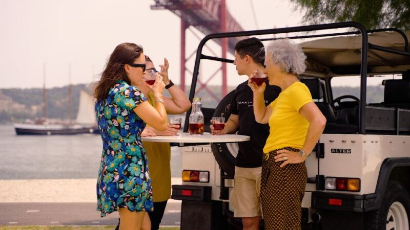 lisbon-day-trip-in-a-vintage-jeep-with-food-drink-tastings-2