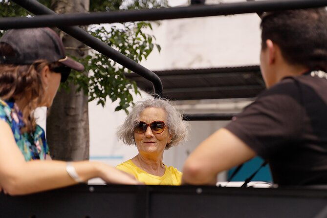 lisbon-day-trip-in-a-vintage-jeep-with-food-drink-tastings