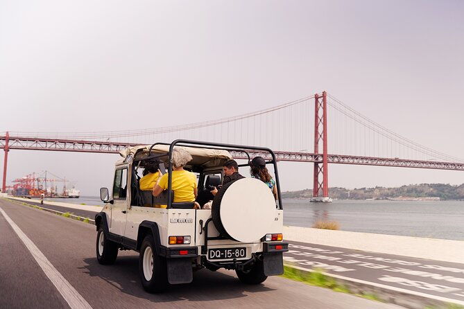 lisbon-day-trip-in-a-vintage-jeep-with-food-drink-tastings
