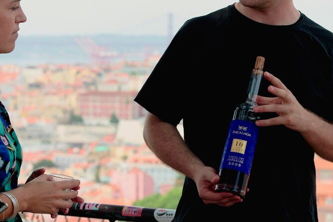 lisbon-day-trip-in-a-vintage-jeep-with-food-drink-tastings