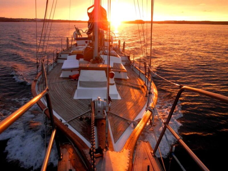 Lisbon: Daylight or Sunset on a Vintage Sailboat - What to Expect on the Tour