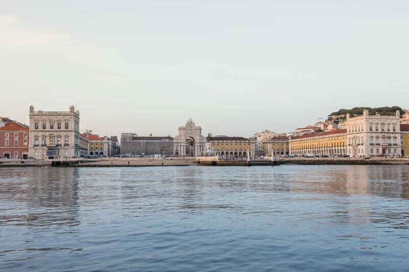 Lisbon: Daytime or Sunset Boat Cruise with History and Wine - Key Points