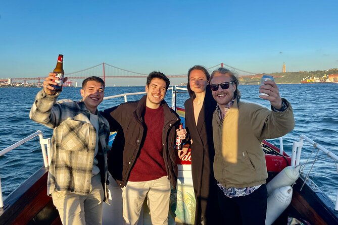 lisbon-daytime-sunset-tradicional-boat-tour-sightseeing-cruise