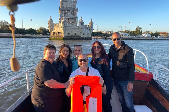 lisbon-daytime-sunset-tradicional-boat-tour-sightseeing-cruise