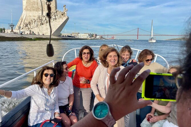 lisbon-daytime-sunset-tradicional-boat-tour-sightseeing-cruise