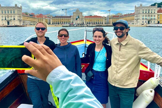 lisbon-daytime-sunset-tradicional-boat-tour-sightseeing-cruise